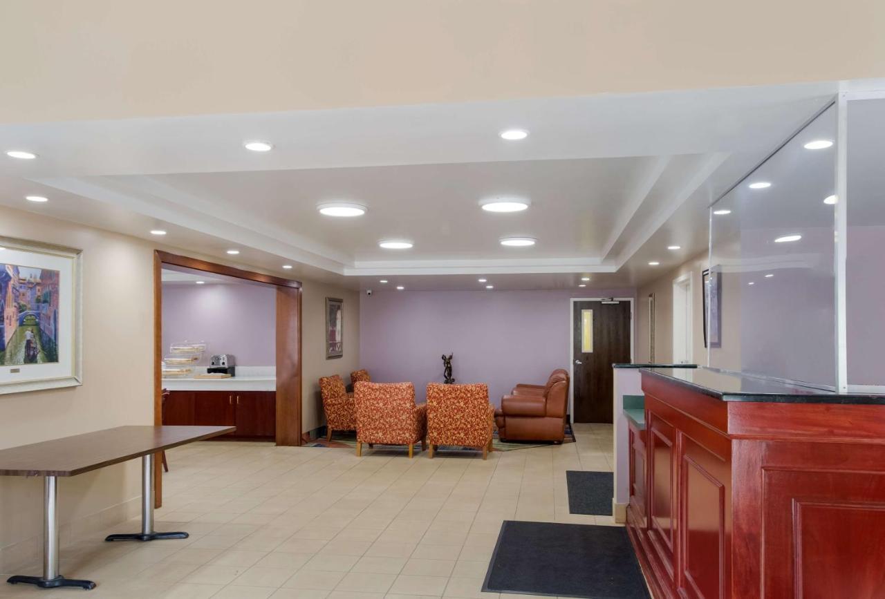 All Seasons Inn & Suites Smithfield Luaran gambar