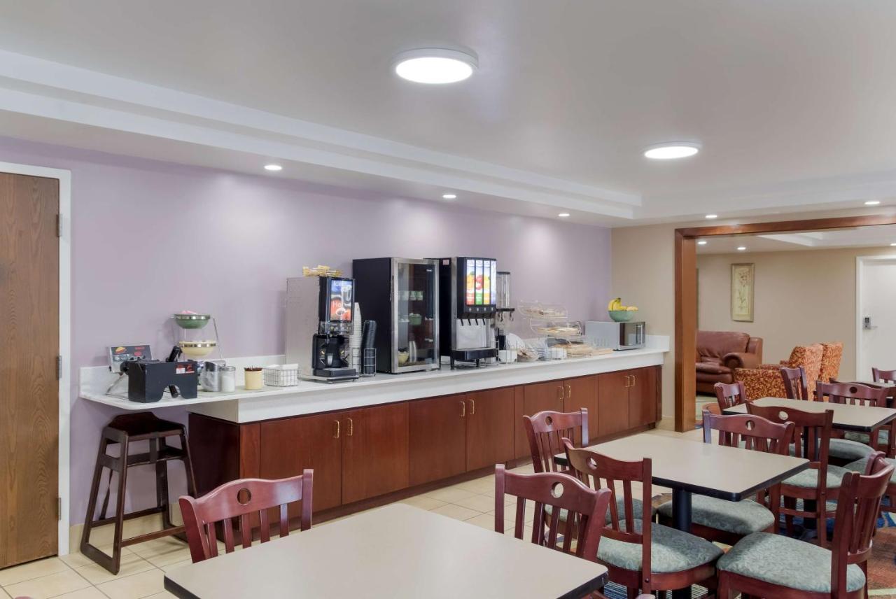 All Seasons Inn & Suites Smithfield Luaran gambar