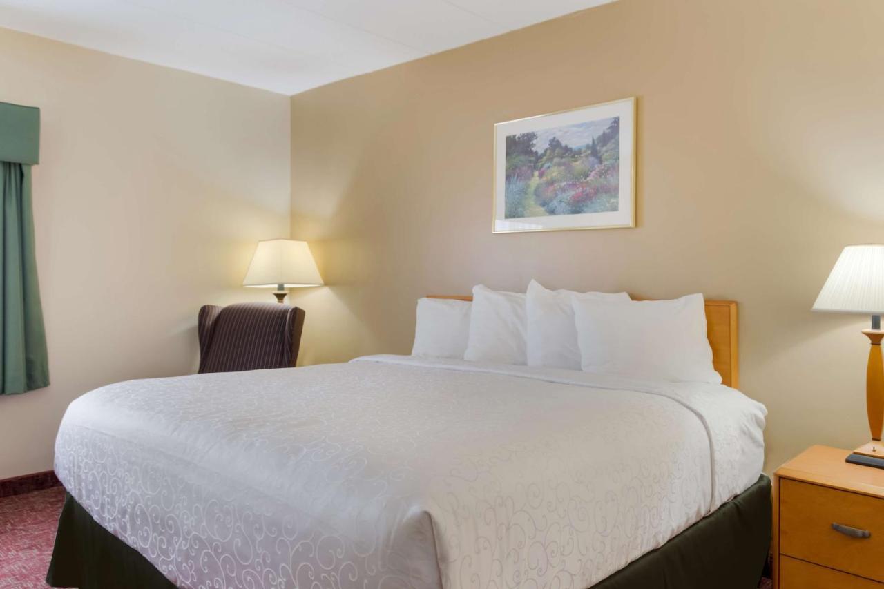 All Seasons Inn & Suites Smithfield Luaran gambar