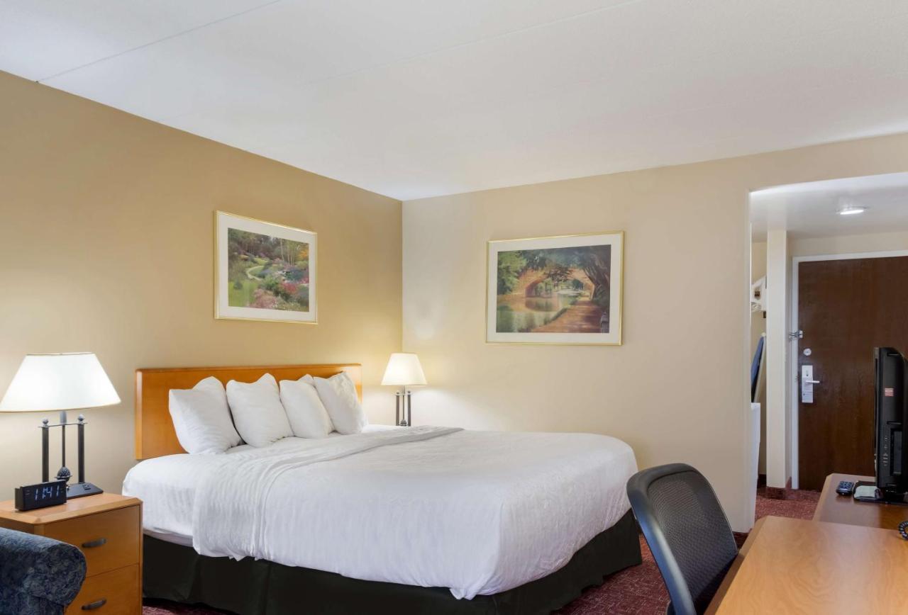 All Seasons Inn & Suites Smithfield Luaran gambar