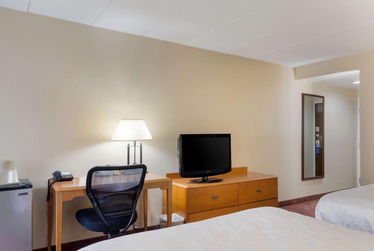 All Seasons Inn & Suites Smithfield Luaran gambar