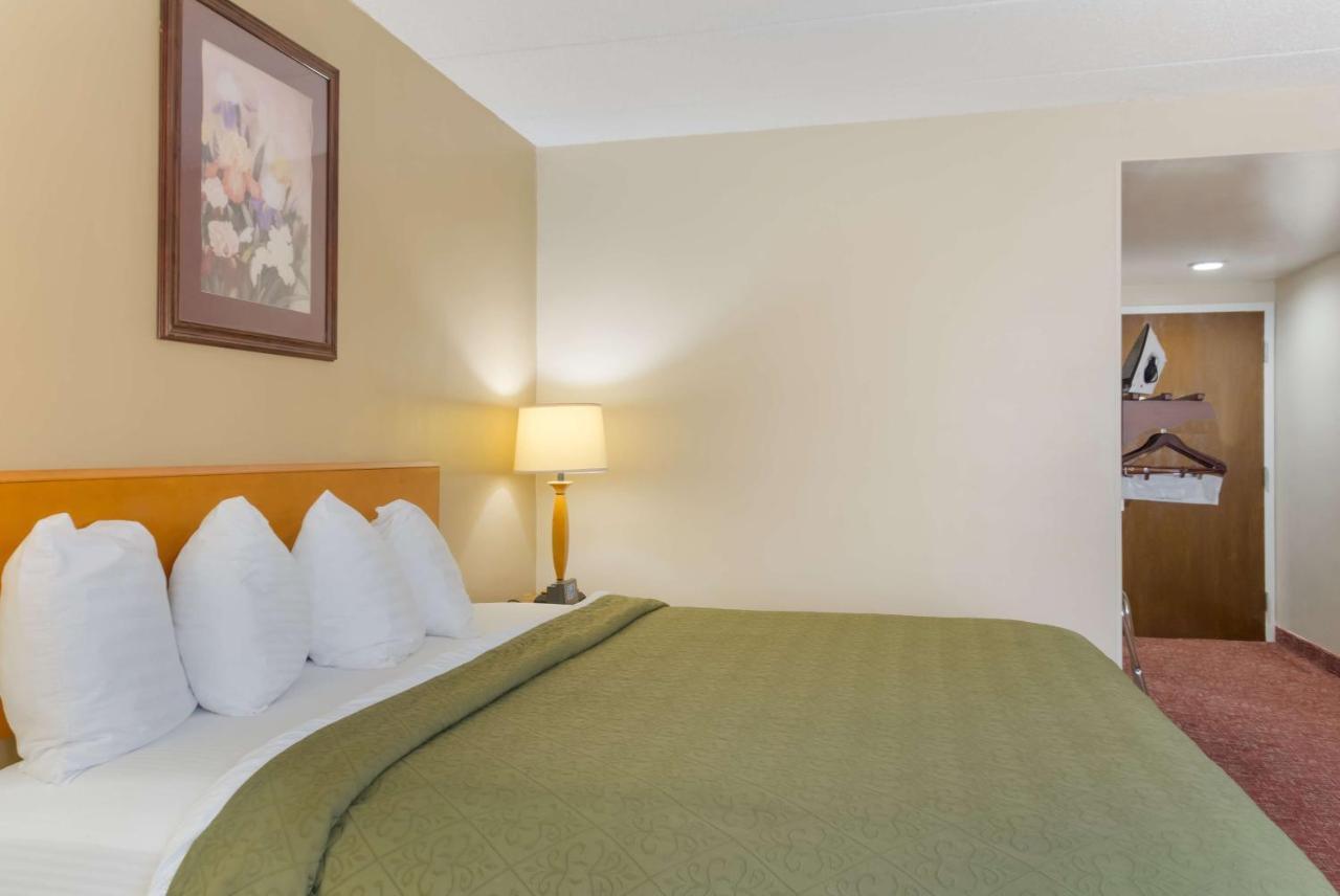 All Seasons Inn & Suites Smithfield Luaran gambar