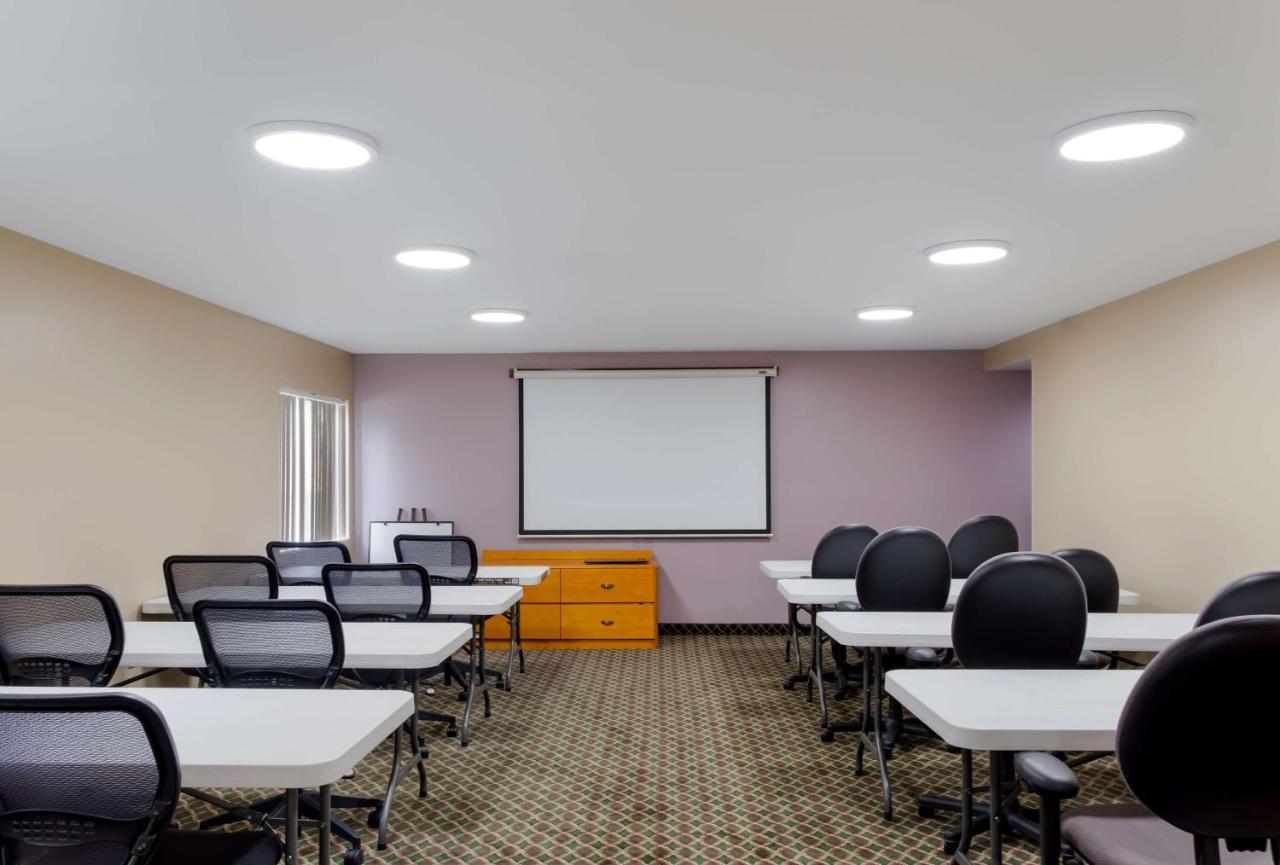 All Seasons Inn & Suites Smithfield Luaran gambar
