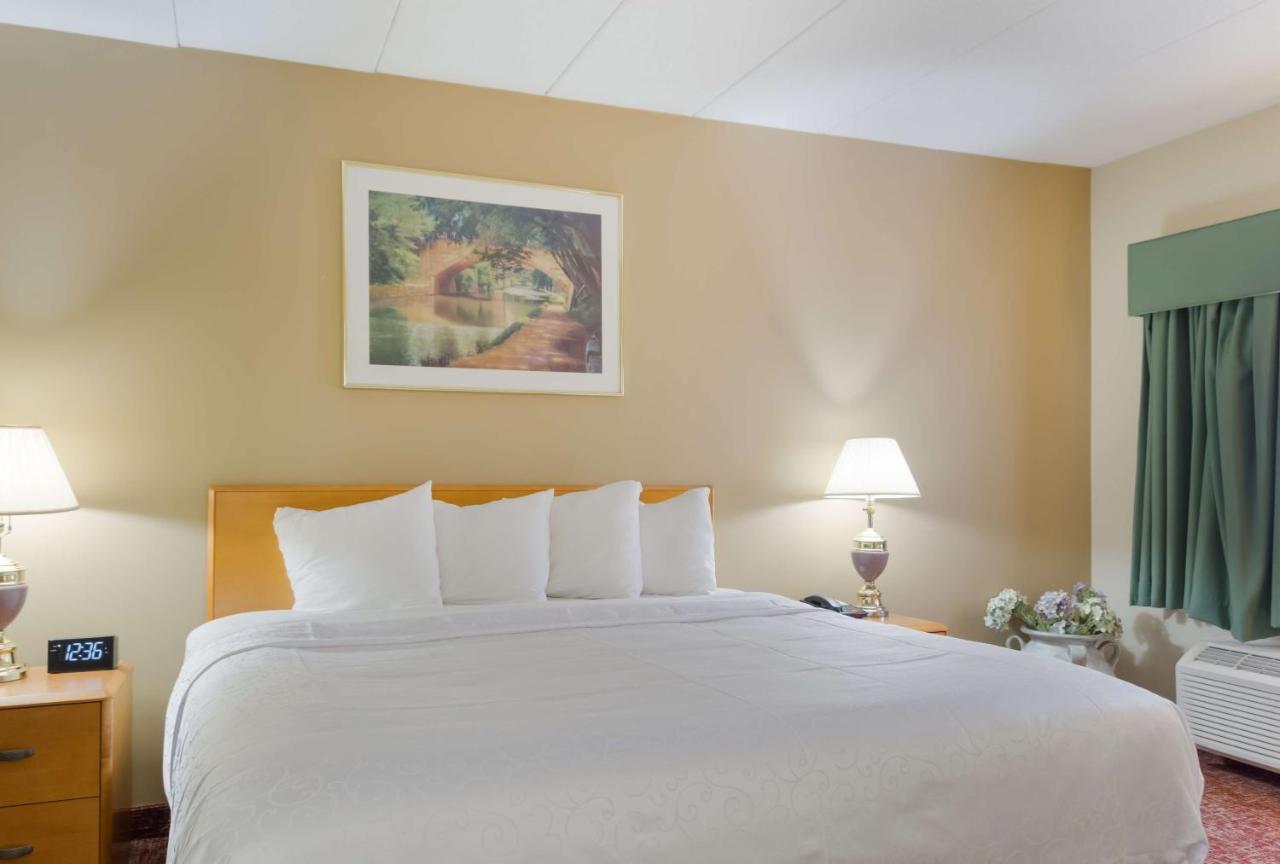 All Seasons Inn & Suites Smithfield Luaran gambar